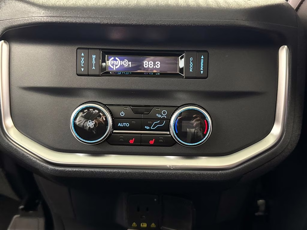 2026 Star White Metallic Tri-Coat Ford Expedition Platinum 4X4 SUV