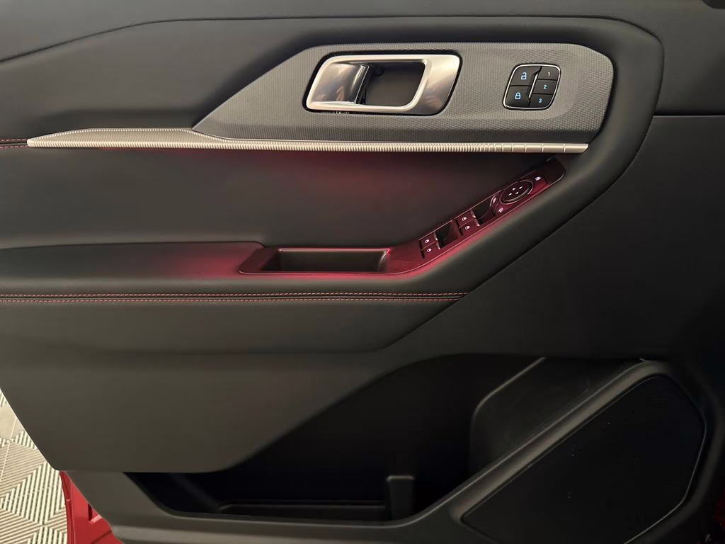 2026 Rapid Red Metallic Tinted Clearcoat Ford Explorer ST-Line RWD SUV