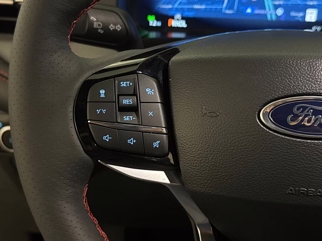 2026 Rapid Red Metallic Tinted Clearcoat Ford Explorer ST-Line RWD SUV