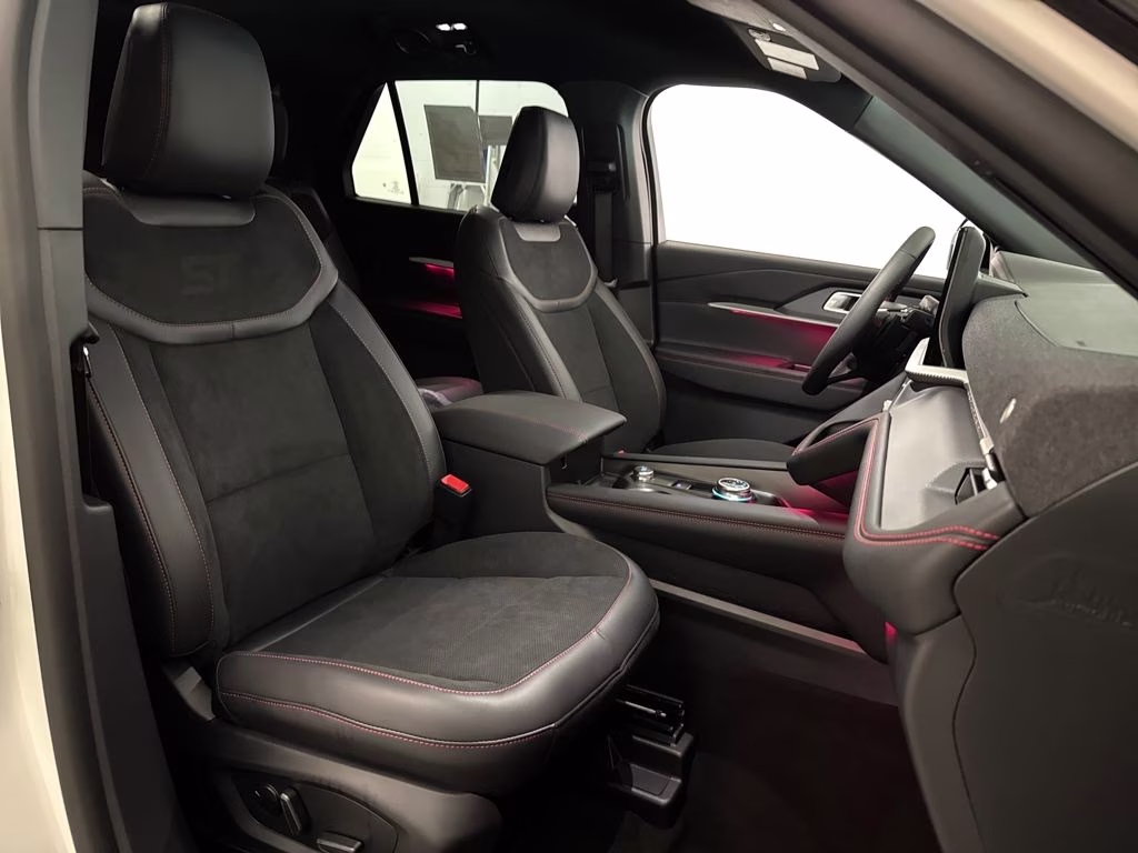 2026 Star White Metallic Tri-Coat Ford Explorer ST 4X4 SUV