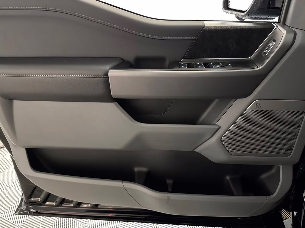 2025 Agate Black Metallic Ford F-150 Lightning Flash AWD Truck