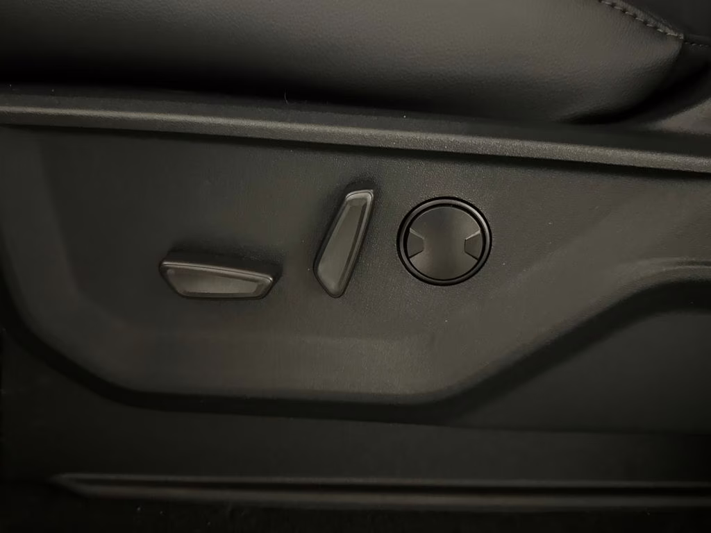 2026 Glacier Gray Metallic Tri-Coat Ford Super Duty F-250 SRW Lariat 4X4 Truck