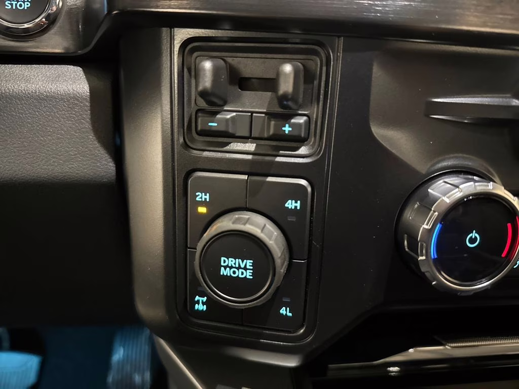 2026 Glacier Gray Metallic Tri-Coat Ford Super Duty F-250 SRW Lariat 4X4 Truck