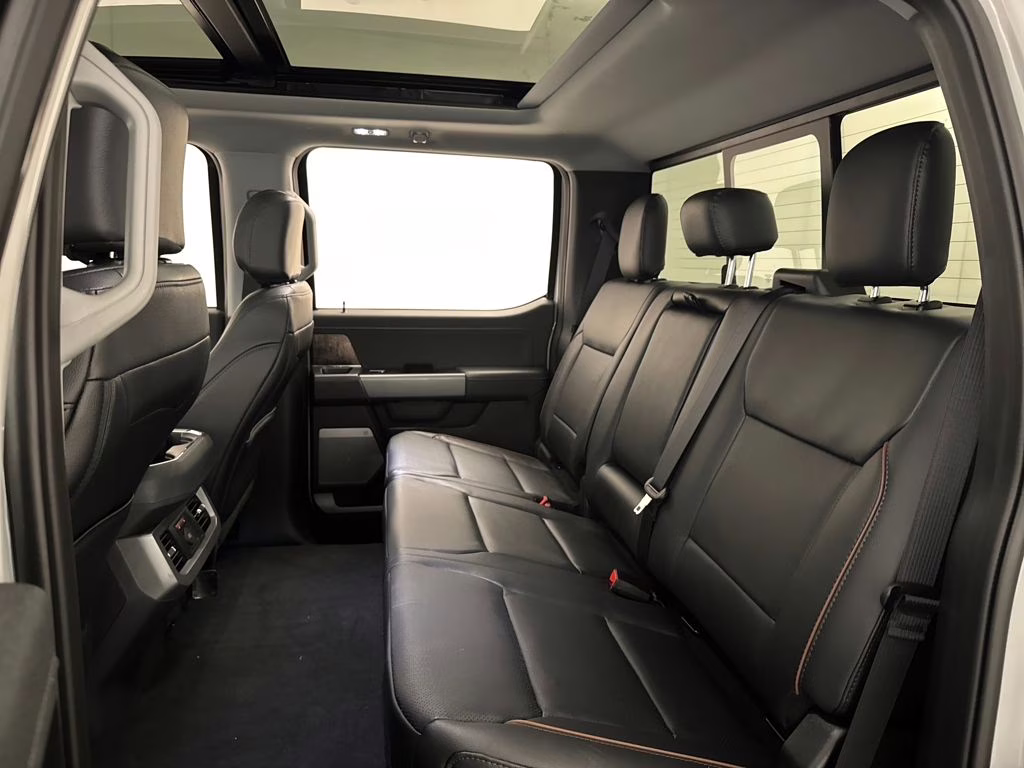 2026 Avalanche Ford Super Duty F-250 SRW Lariat 4X4 Truck