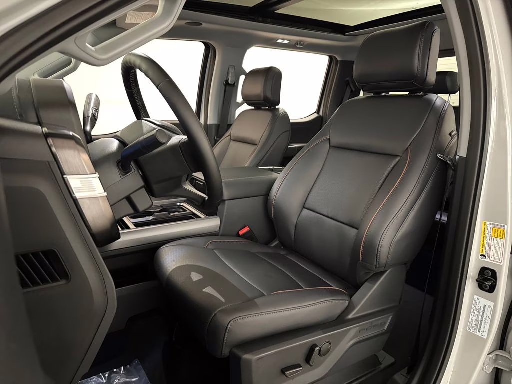 2026 Avalanche Ford Super Duty F-250 SRW Lariat 4X4 Truck