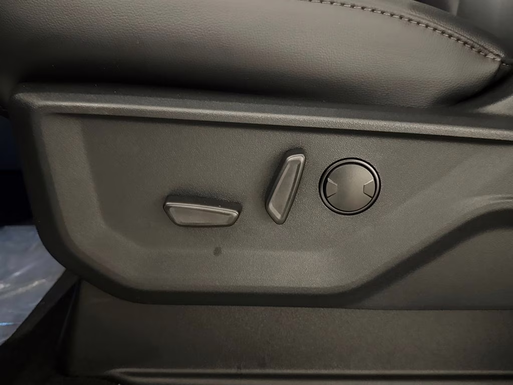 2026 Avalanche Ford Super Duty F-250 SRW Lariat 4X4 Truck