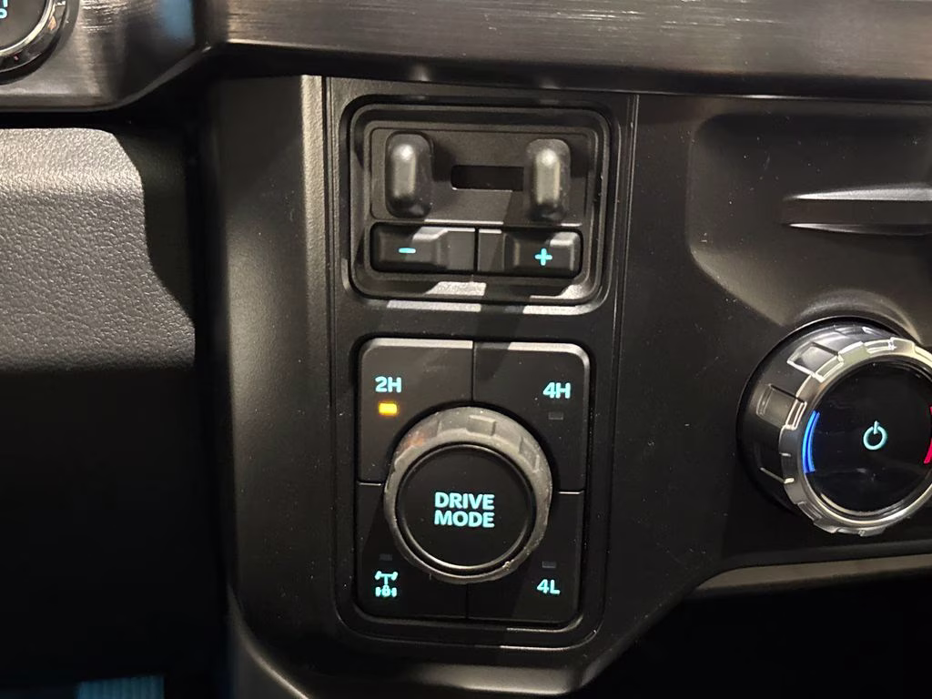 2026 Avalanche Ford Super Duty F-250 SRW Lariat 4X4 Truck