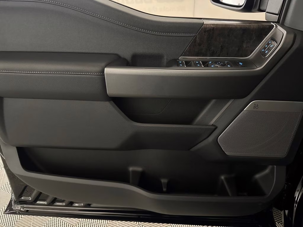 2026 Agate Black Metallic Ford Super Duty F-250 SRW Lariat 4X4 Truck