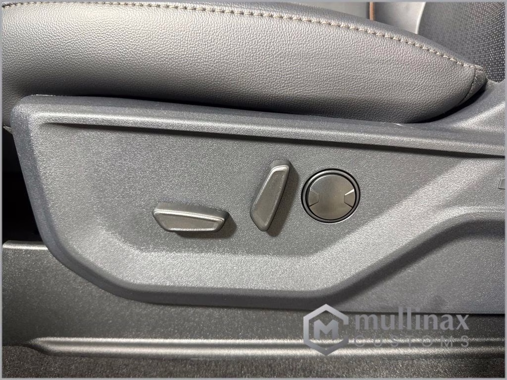 2026 Agate Black Metallic Ford Super Duty F-250 SRW Lariat 4X4 Truck