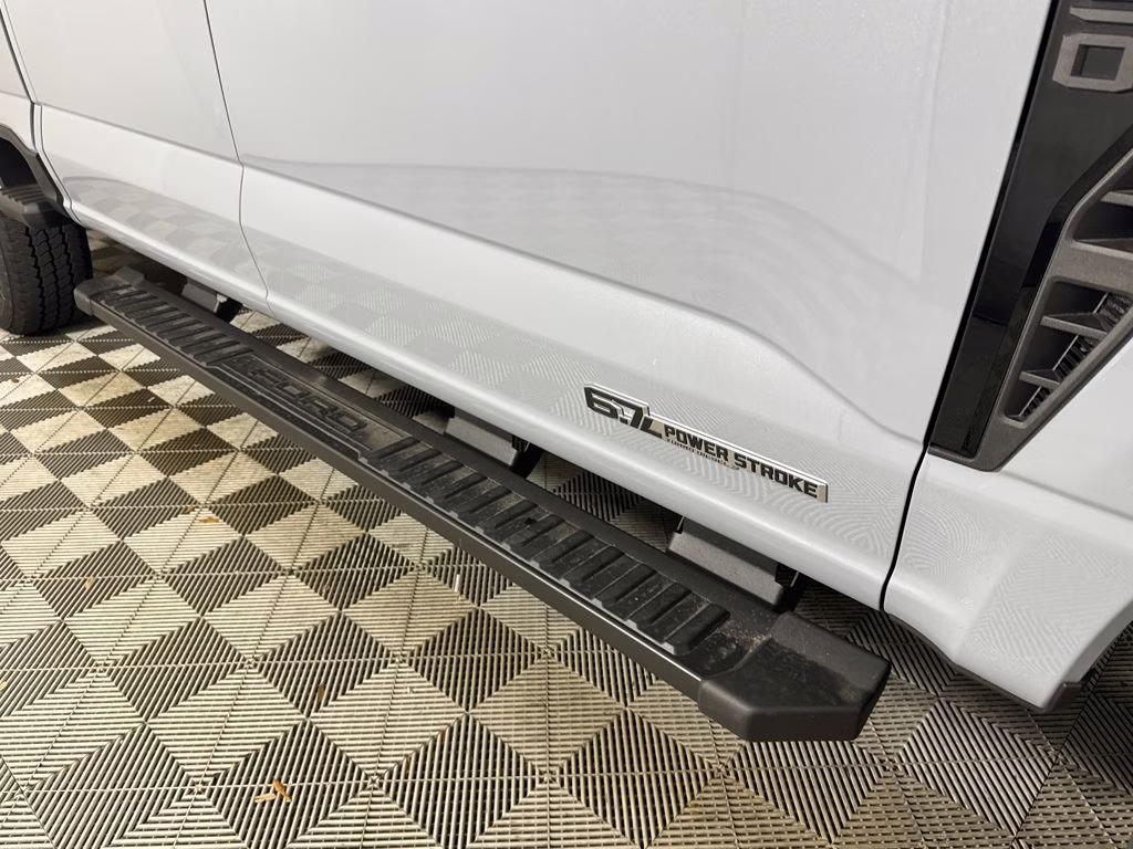 2026 Glacier Gray Metallic Tri-Coat Ford Super Duty F-250 SRW Lariat 4X4 Truck