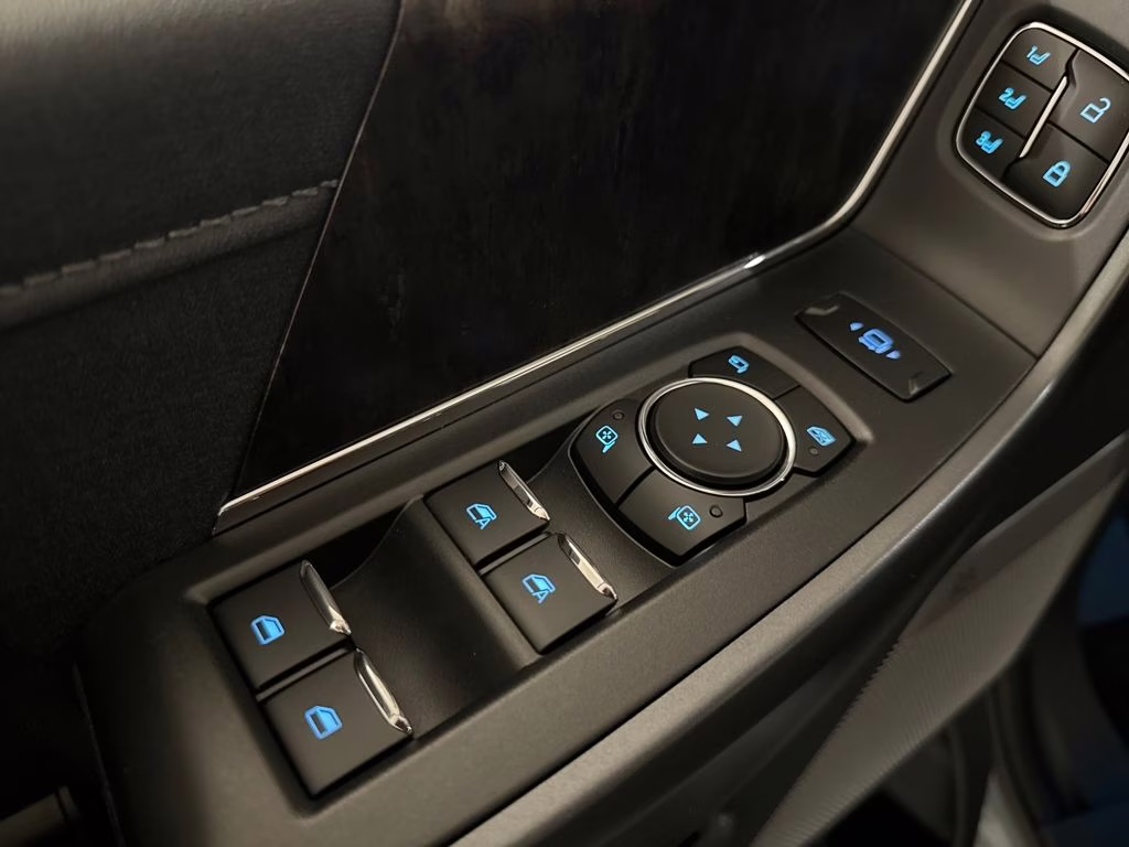 2026 Glacier Gray Metallic Tri-Coat Ford Super Duty F-250 SRW Lariat 4X4 Truck