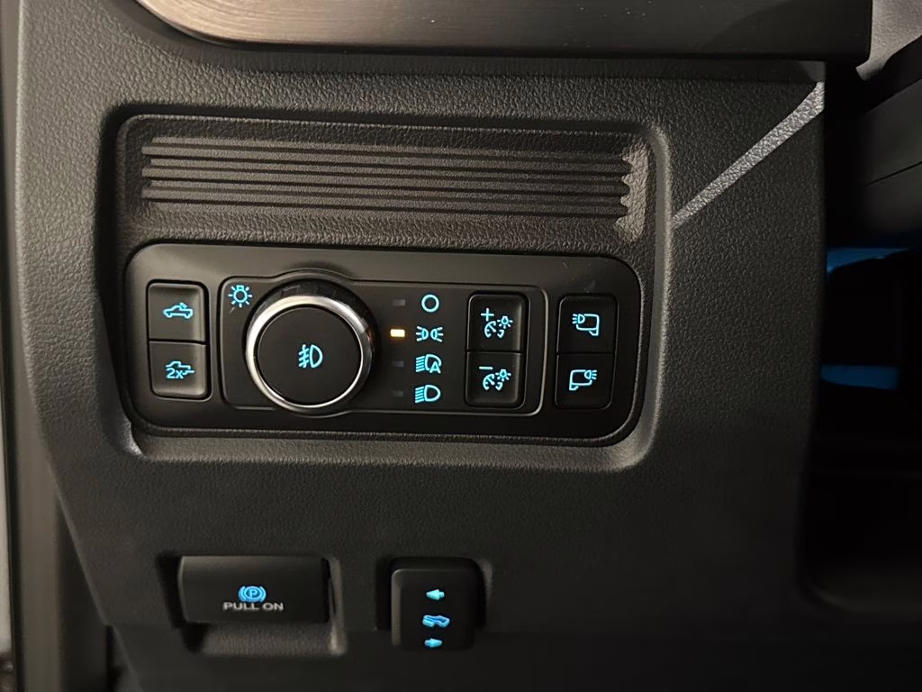 2026 Glacier Gray Metallic Tri-Coat Ford Super Duty F-250 SRW Lariat 4X4 Truck