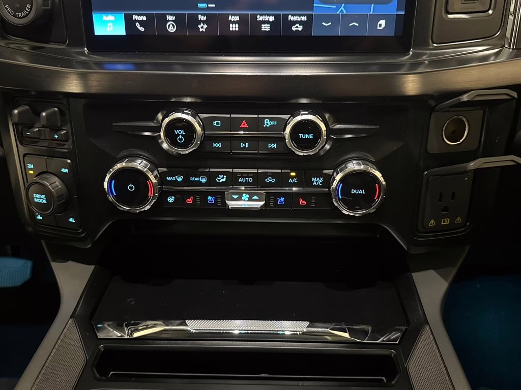 2026 Glacier Gray Metallic Tri-Coat Ford Super Duty F-250 SRW Lariat 4X4 Truck