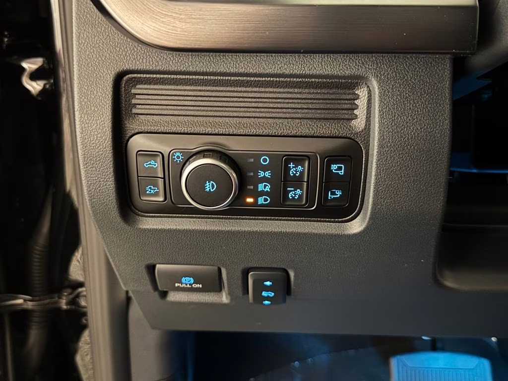 2026 Agate Black Metallic Ford Super Duty F-250 SRW Lariat 4X4 Truck