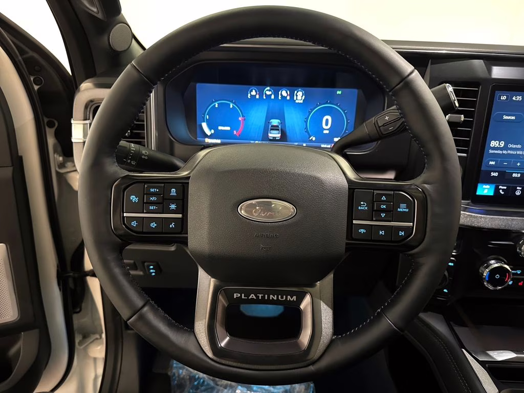 2026 Star White Metallic Tri-Coat Ford Super Duty F-350 SRW Platinum 4X4 Truck