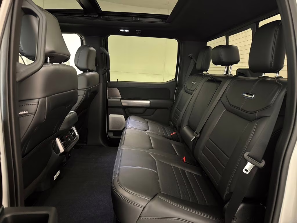 2026 Star White Metallic Tri-Coat Ford Super Duty F-350 SRW Platinum 4X4 Truck