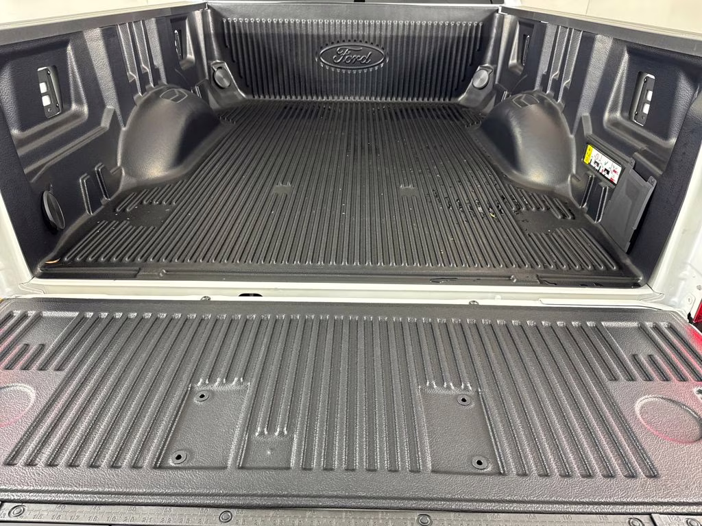 2026 Star White Metallic Tri-Coat Ford Super Duty F-350 SRW Platinum 4X4 Truck