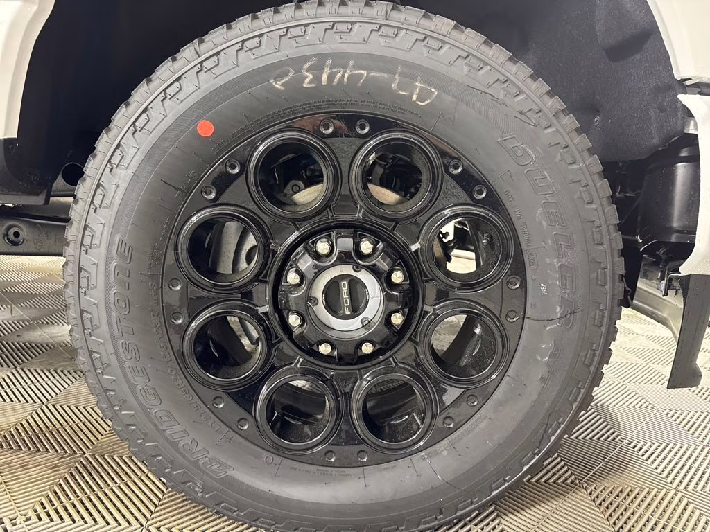 2026 Star White Metallic Tri-Coat Ford Super Duty F-350 SRW Lariat 4X4 Truck