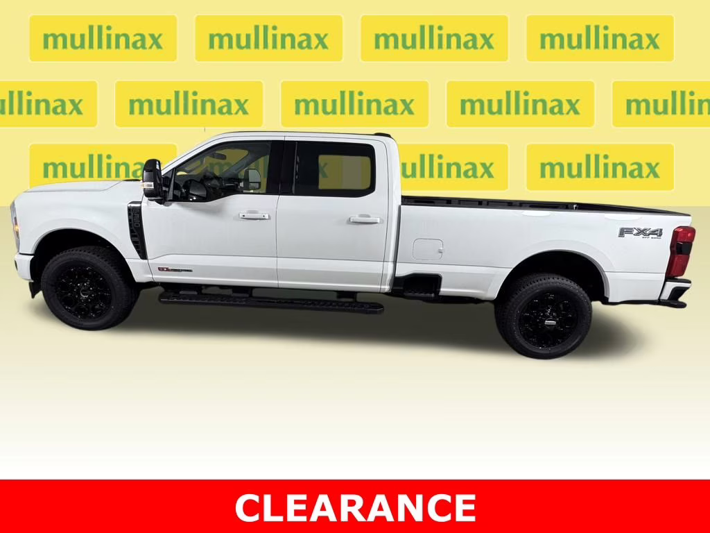 2026 Star White Metallic Tri-Coat Ford Super Duty F-350 SRW Lariat 4X4 Truck