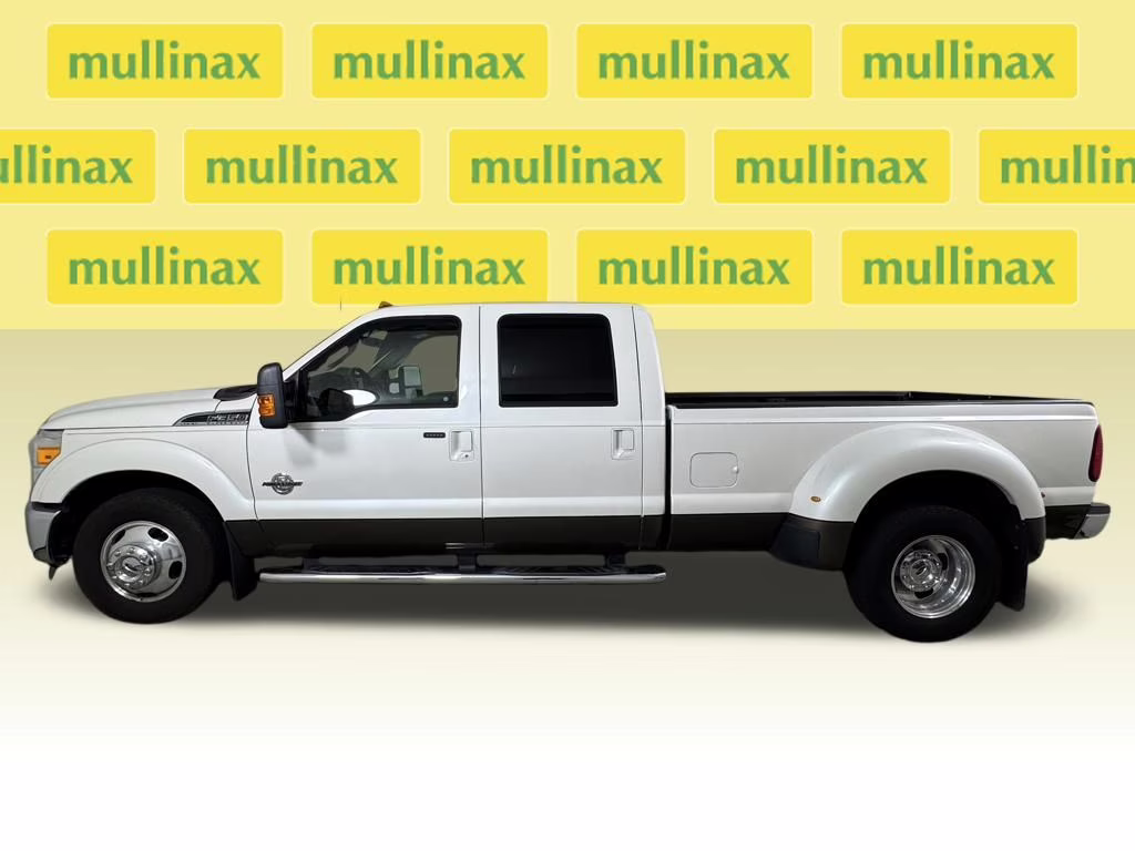 2016 White Platinum Metallic Tri-Coat Ford Super Duty F-350 DRW Lariat RWD Truck