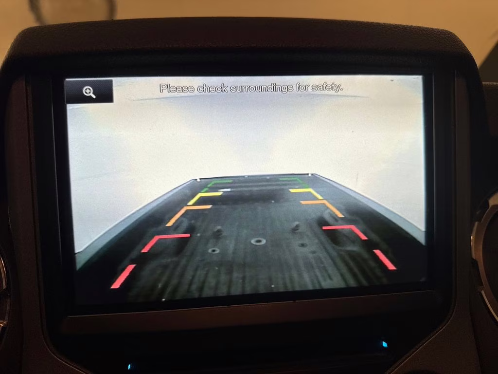 2016 White Platinum Metallic Tri-Coat Ford Super Duty F-350 DRW Lariat RWD Truck