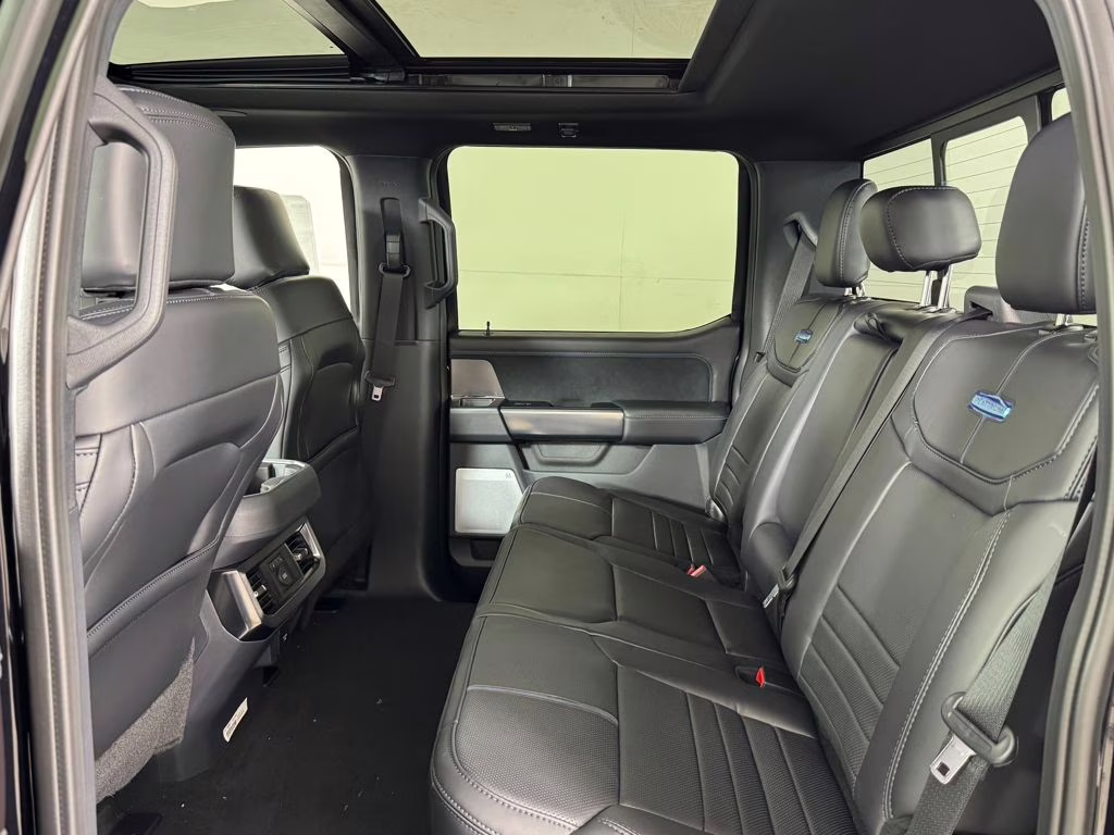 2026 Agate Black Metallic Ford Super Duty F-350 DRW Platinum 4X4 Truck