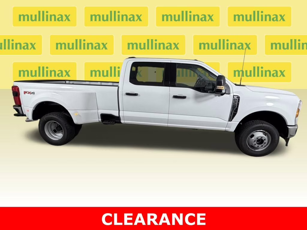 2026 Oxford White Ford Super Duty F-350 DRW XLT 4X4 Truck