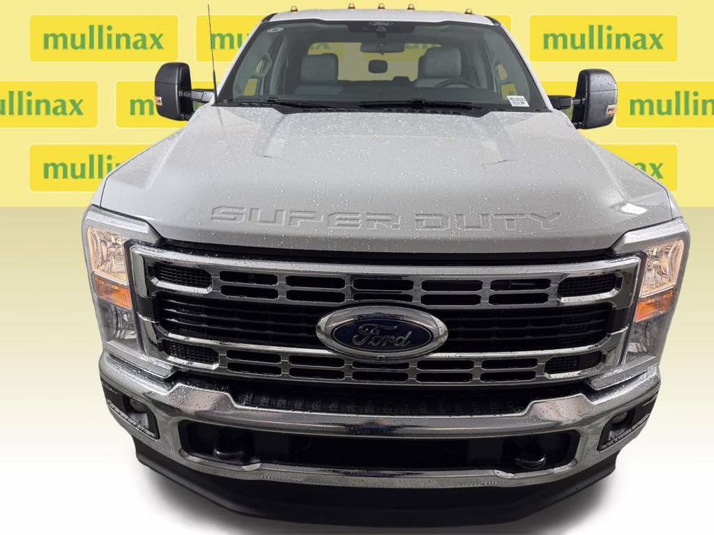 2026 Oxford White Ford Super Duty F-350 DRW XLT 4X4 Truck