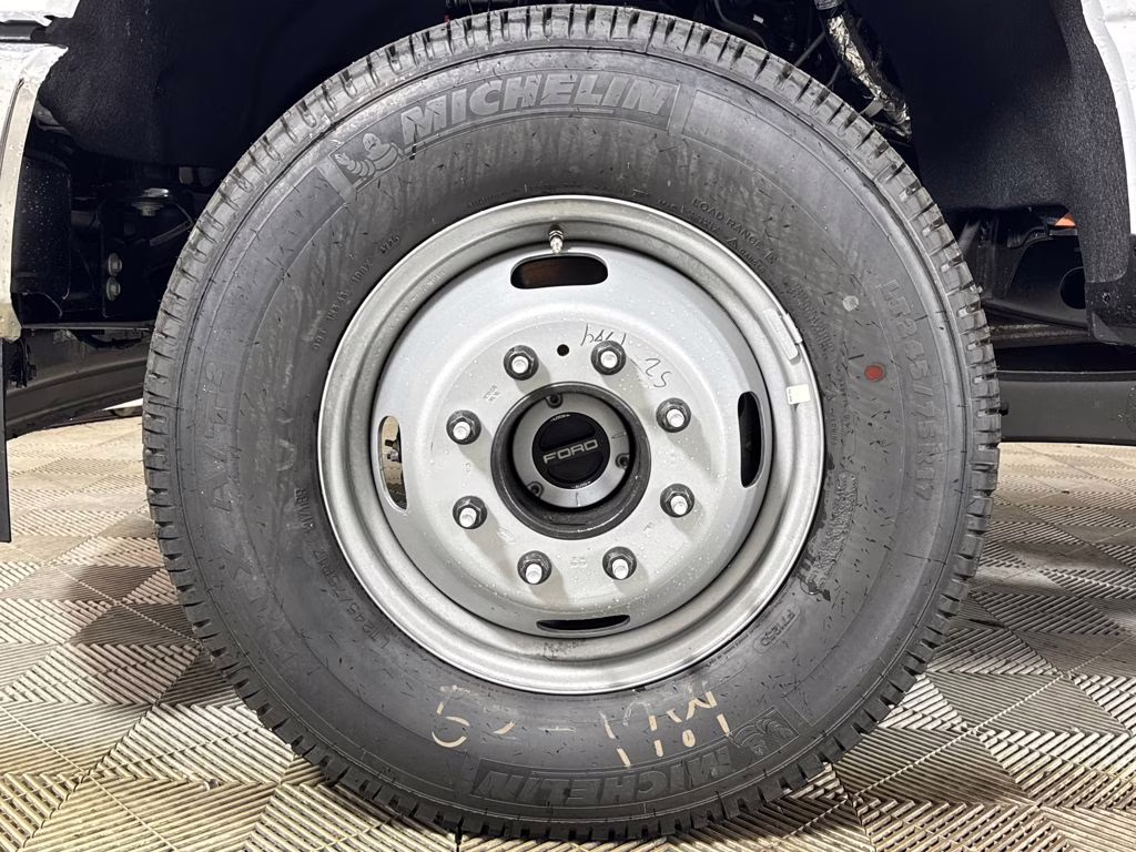 2026 Oxford White Ford Super Duty F-350 DRW XLT 4X4 Truck