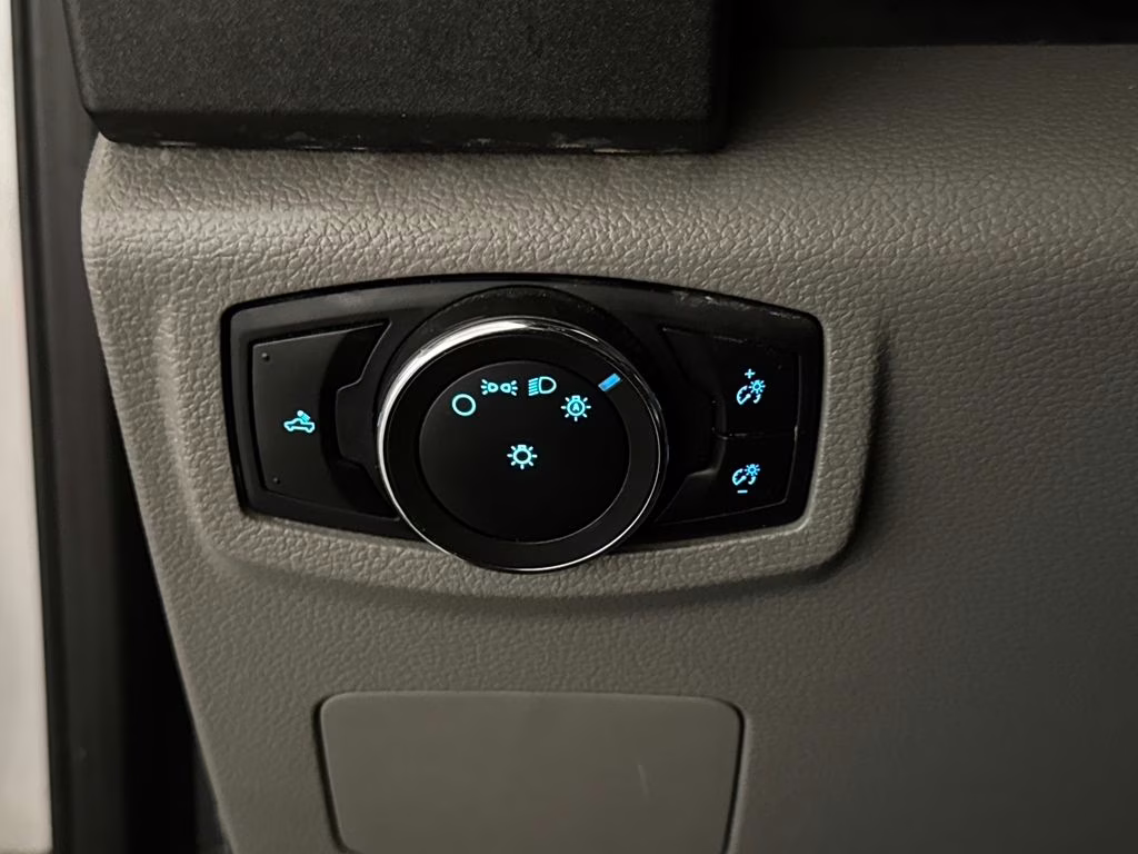 2020 Oxford White Ford Super Duty F-350 DRW XL 4X4 Truck