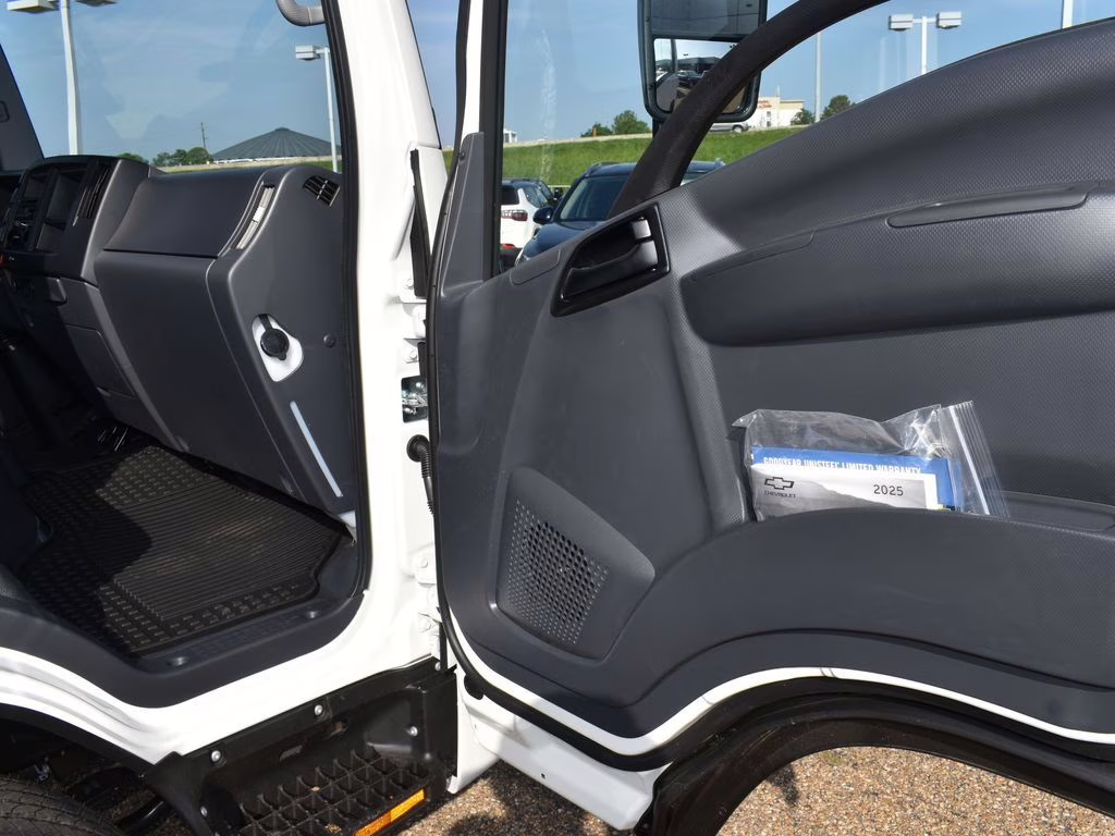2025 Artic White Chevrolet 4500 HG LCF Gas Base RWD Truck