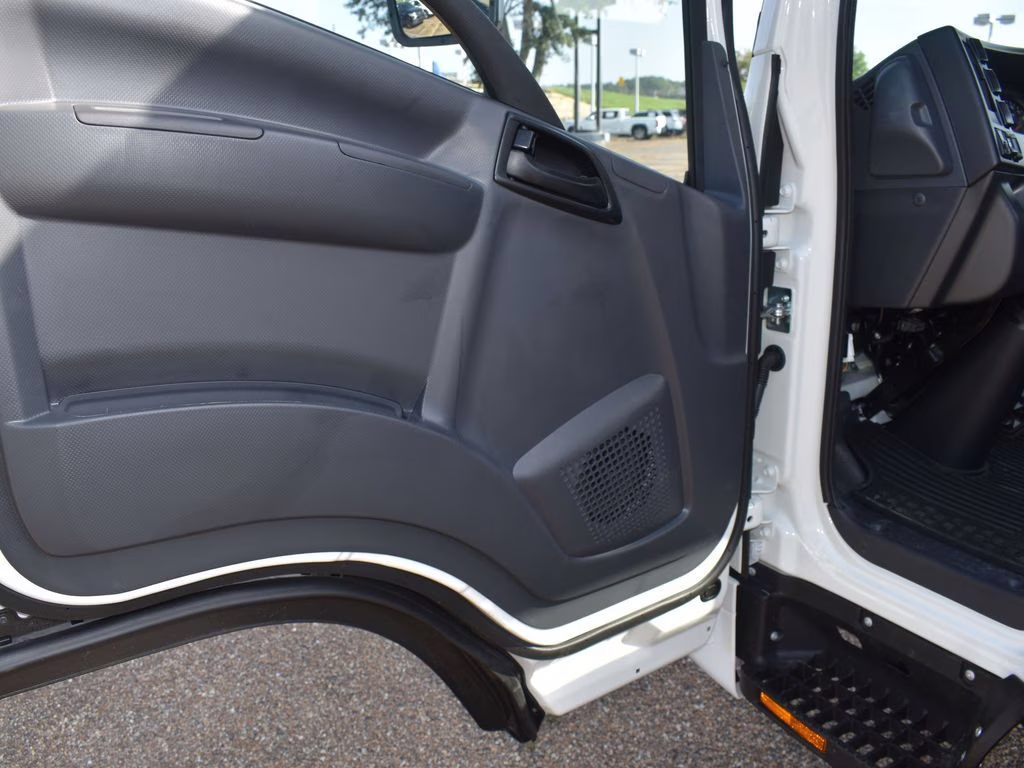 2025 Artic White Chevrolet 4500 HG LCF Gas Base RWD Truck