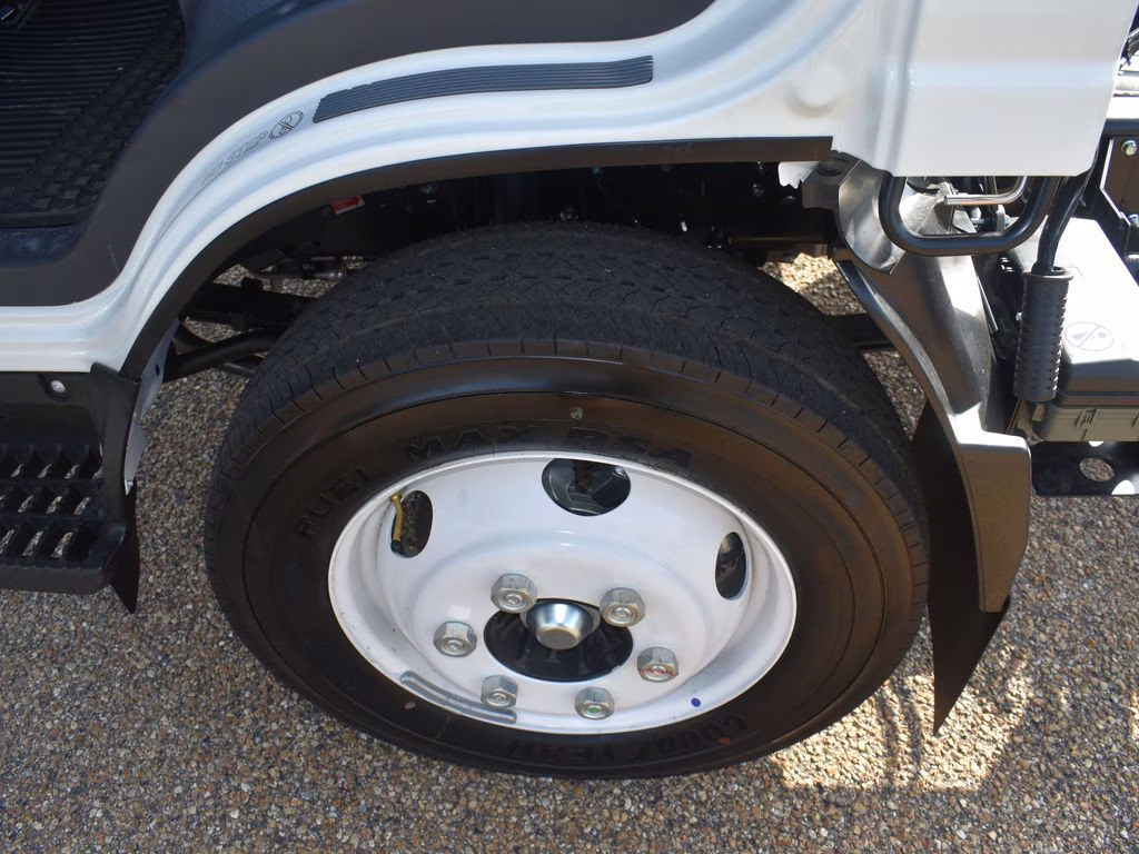 2025 Artic White Chevrolet 4500 HG LCF Gas Base RWD Truck