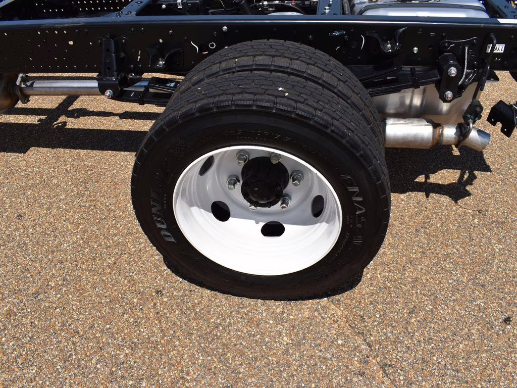 2025 Summit White Chevrolet 4500 HG LCF Gas Base RWD Truck