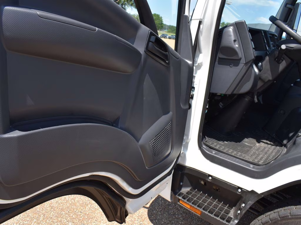 2025 Summit White Chevrolet 4500 HG LCF Gas Base RWD Truck