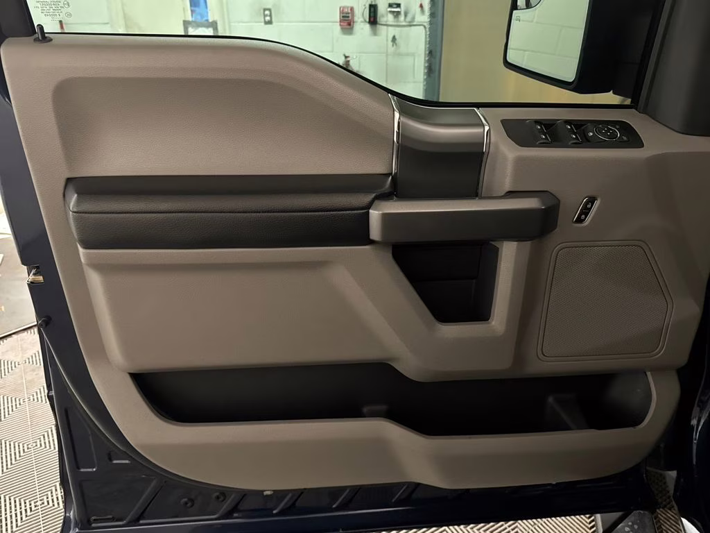 2017 Blue Jeans Metallic Ford F-150 XLT 4X4 Truck