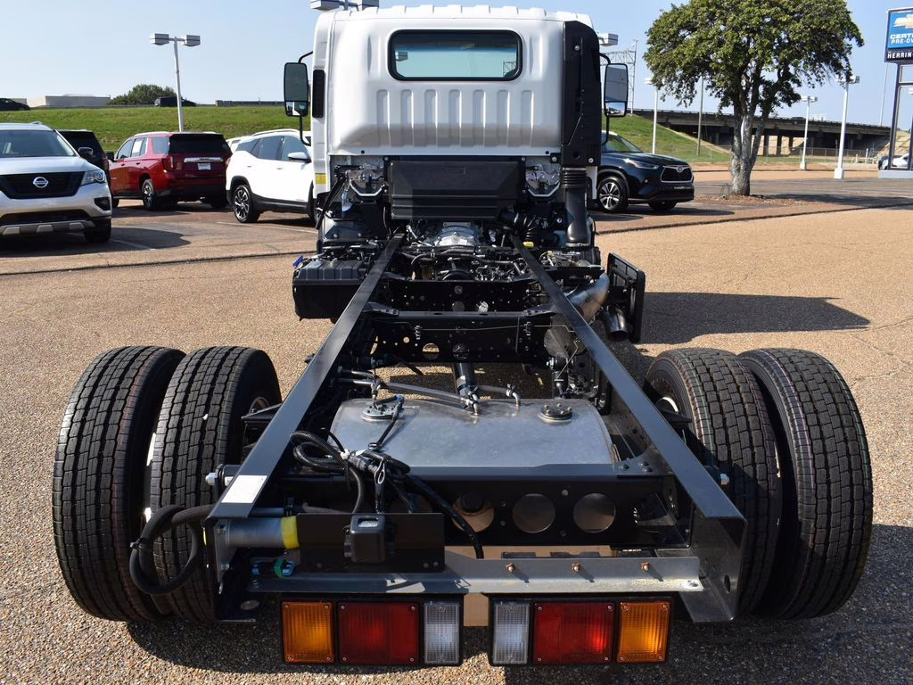 2025 Summit White Chevrolet 5500 XD LCF Diesel Base RWD Truck