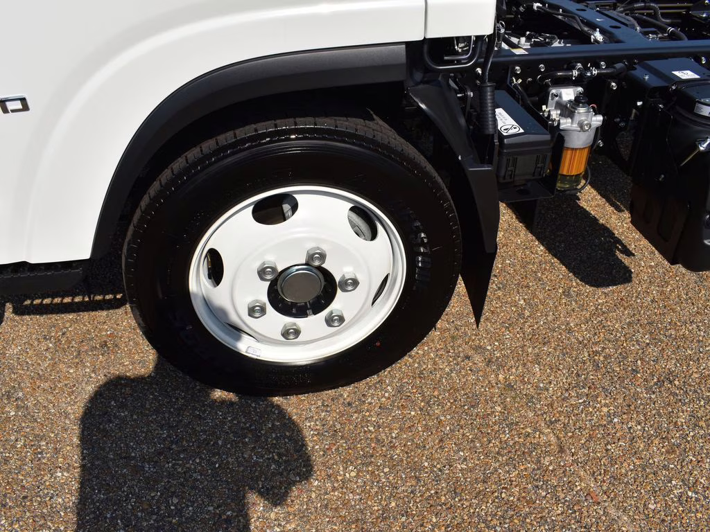 2025 Summit White Chevrolet 5500 XD LCF Diesel Base RWD Truck