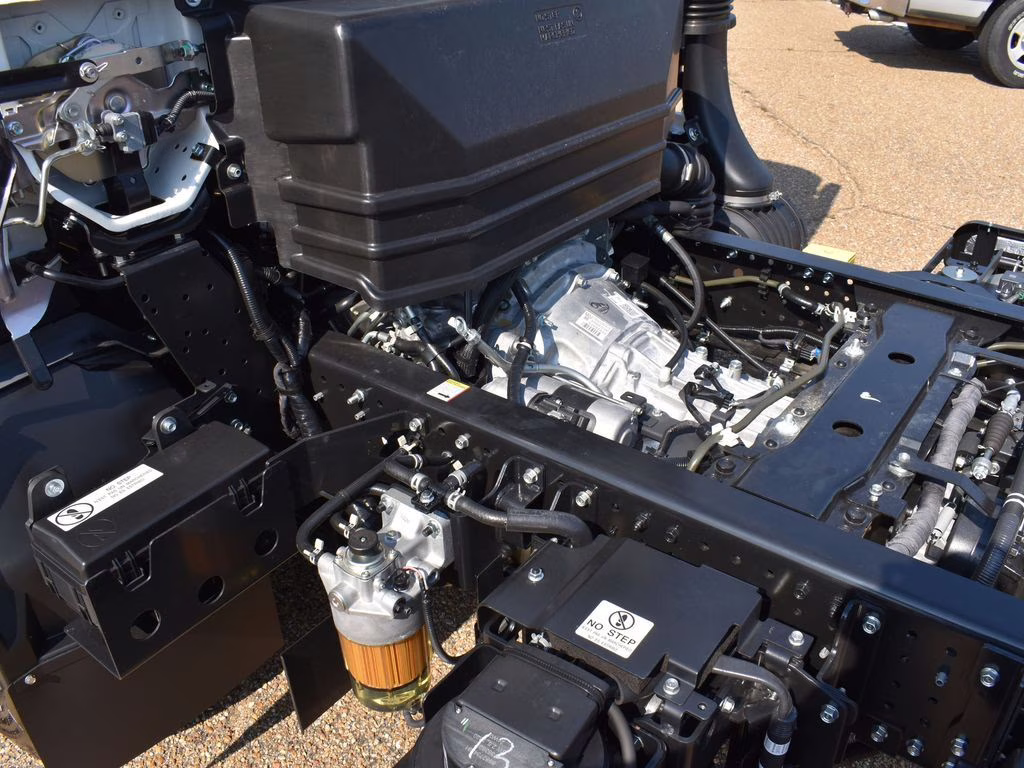 2025 Summit White Chevrolet 5500 XD LCF Diesel Base RWD Truck