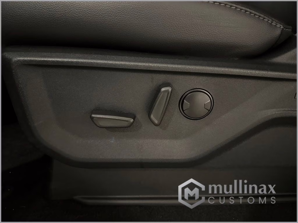 2025 Agate Black Metallic Ford F-150 Lariat 4X4 Truck