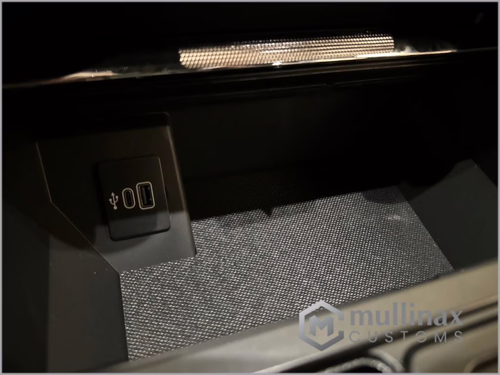 2025 Agate Black Metallic Ford F-150 Lariat 4X4 Truck