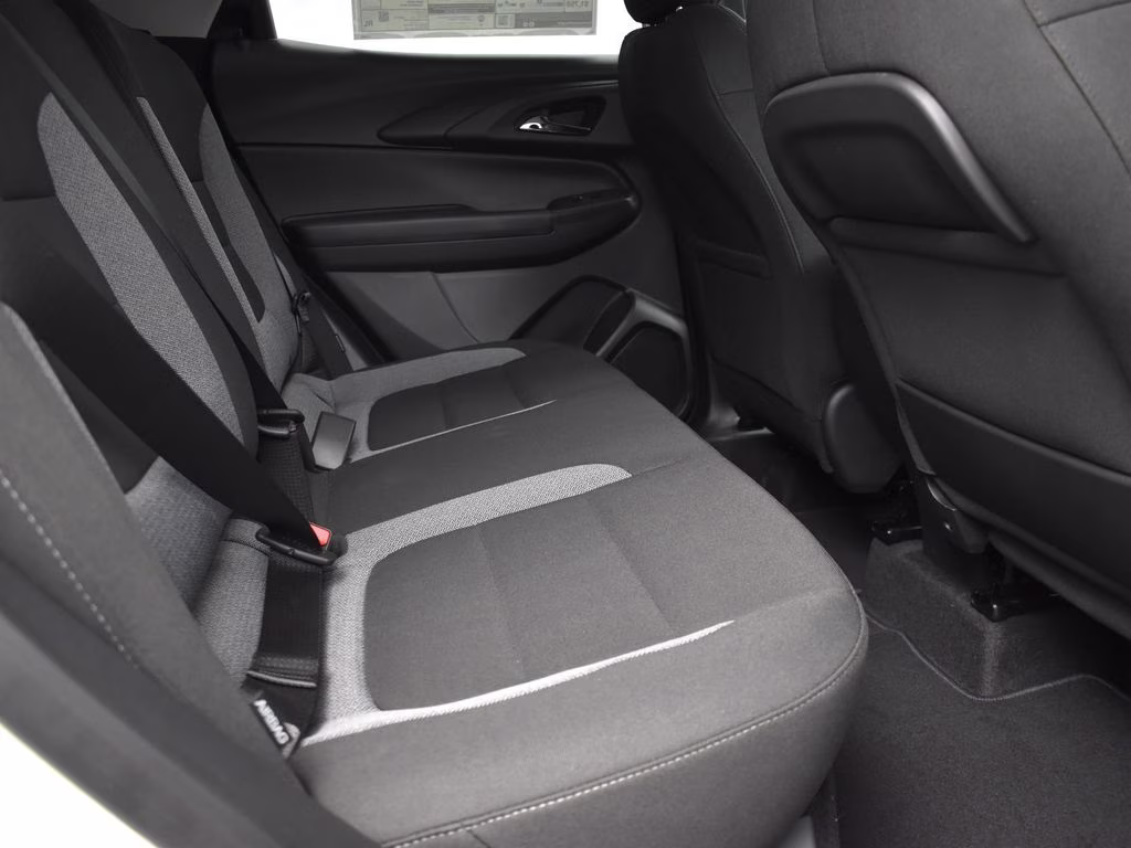 2025 Chevrolet Trailblazer LS - Photo 21