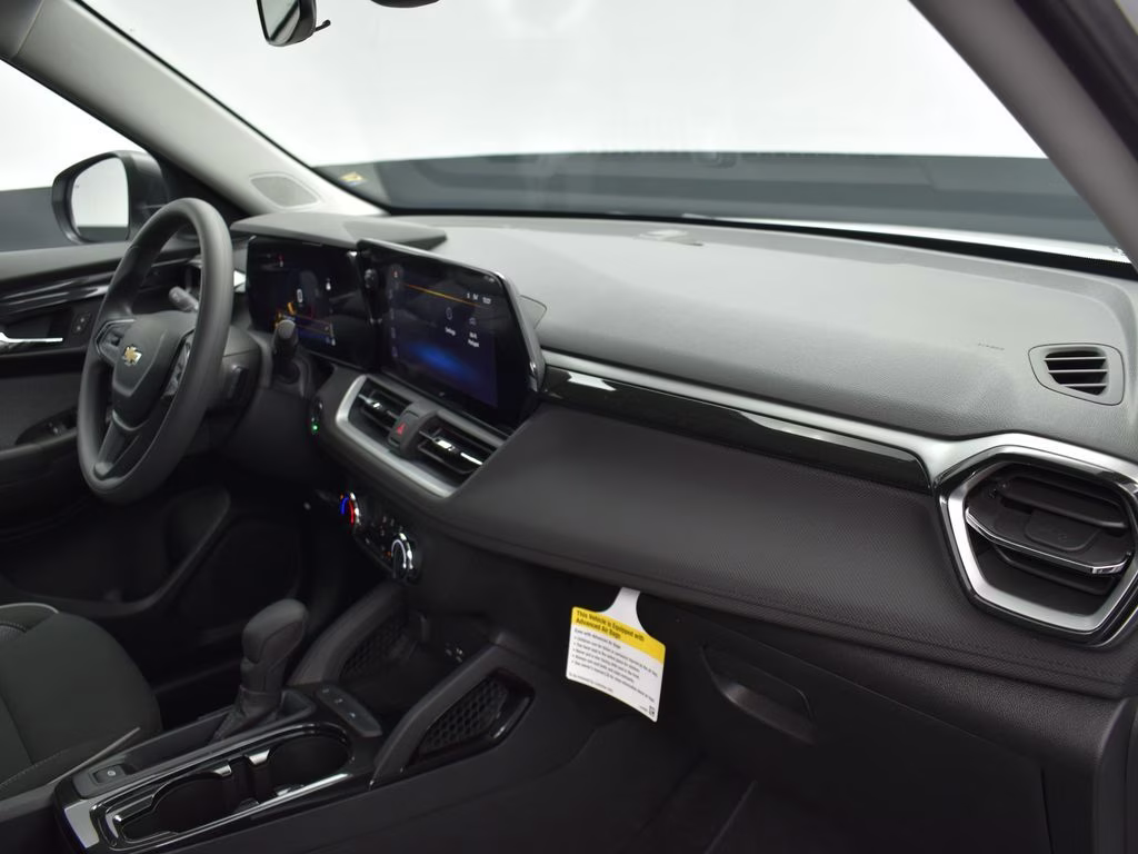 2025 Chevrolet Trailblazer LS - Photo 23