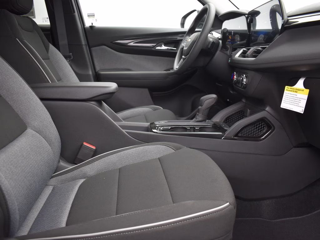 2025 Chevrolet Trailblazer LS - Photo 24