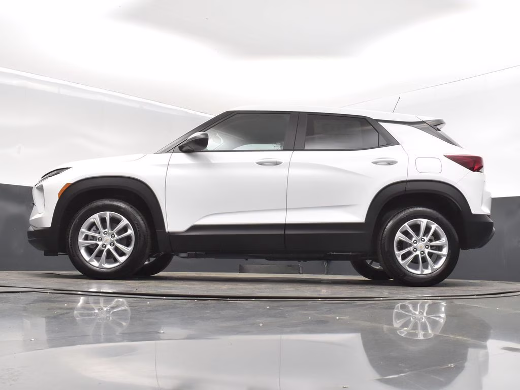 2025 Chevrolet Trailblazer LS - Photo 38