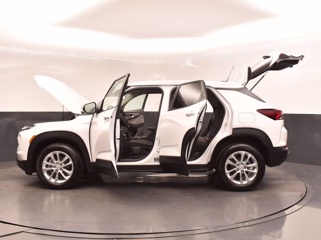 2025 Chevrolet Trailblazer LS - Photo 45