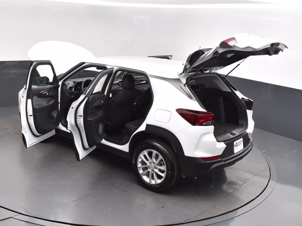 2025 Chevrolet Trailblazer LS - Photo 46