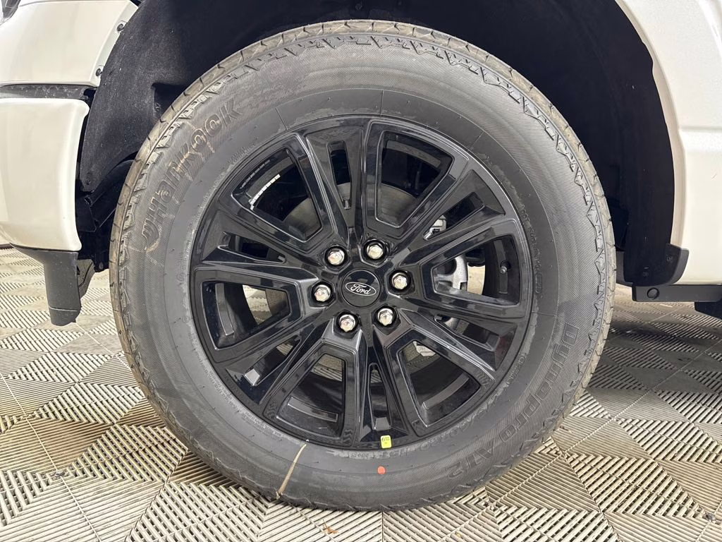 2026 Star White Metallic Tri-Coat Ford F-150 Platinum 4X4 Truck