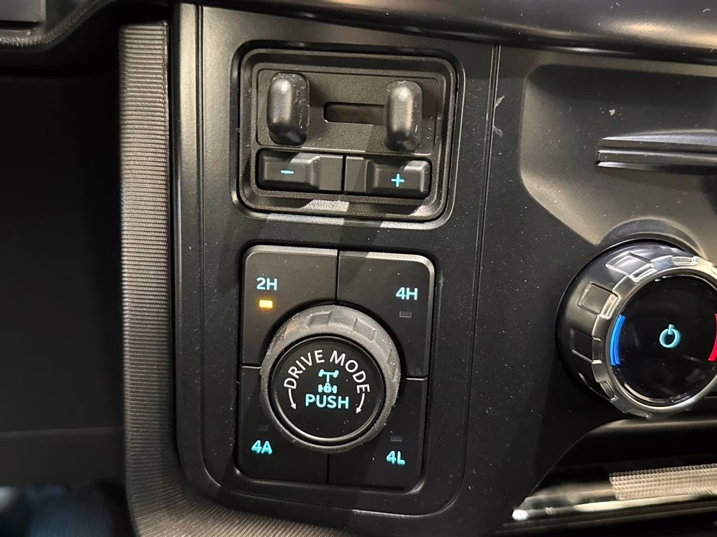 2026 Star White Metallic Tri-Coat Ford F-150 Platinum 4X4 Truck