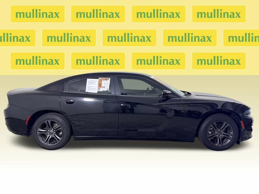 2017 Pitch Black Clearcoat Dodge Charger SE RWD Sedan